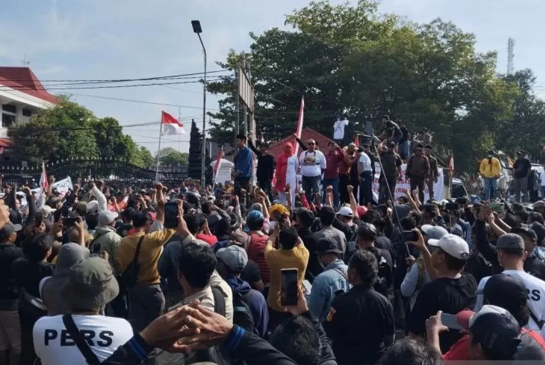 1000184032-2271870392