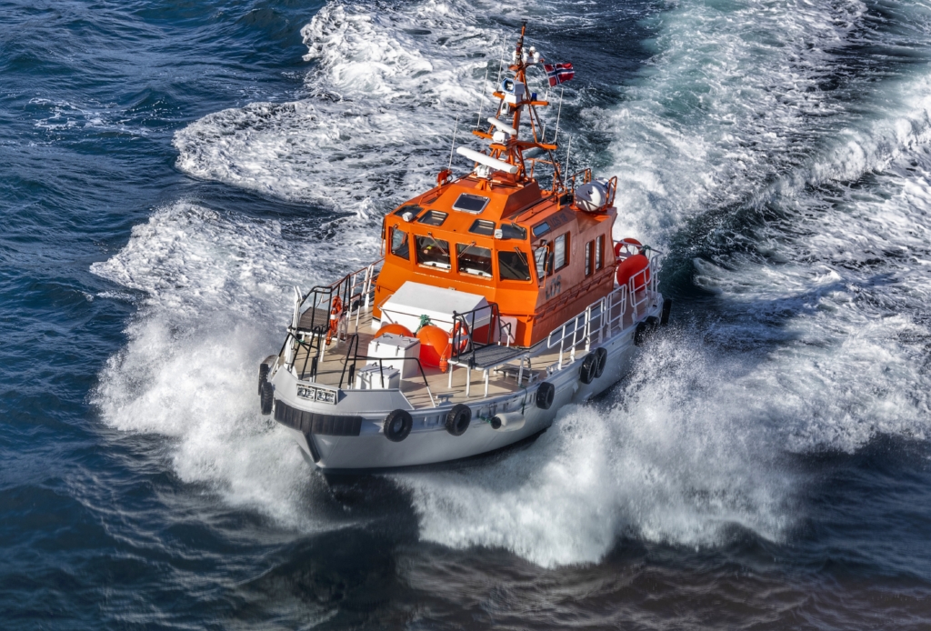 pilot-boat-motion-sunny-day-norway-1024x694