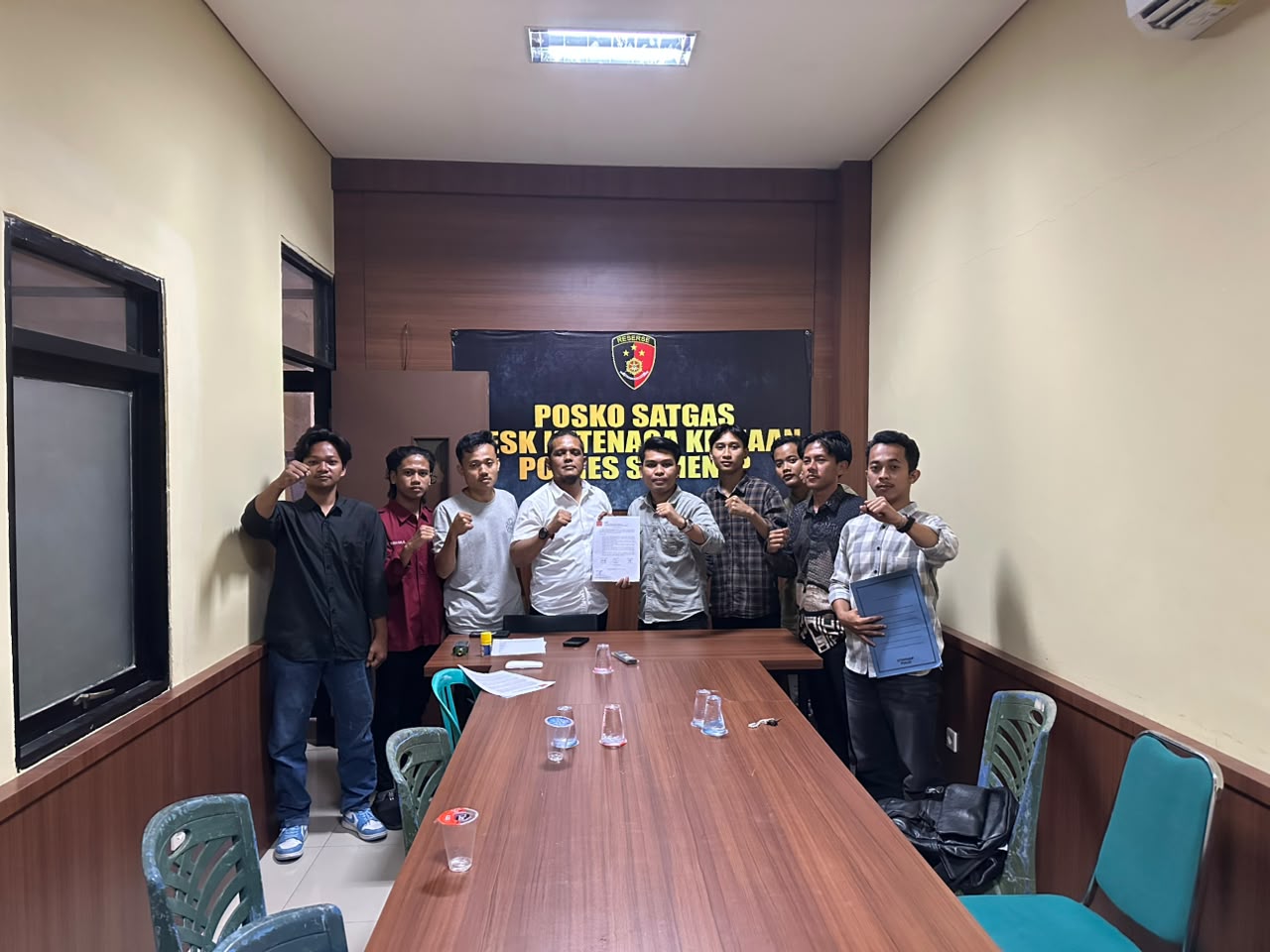 Aliansi Mahasiswa Kangean Melakukan Audensi ke Polresta Sumenep (Foto: Harianindo.id)